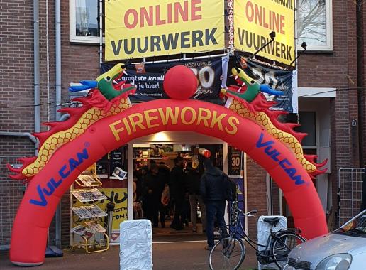 Foto van een winkel waar vuurwerk wordt verkocht